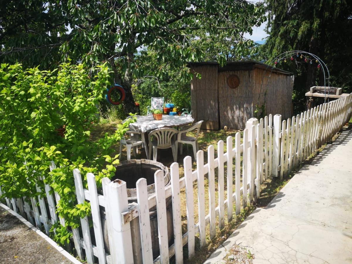 La Casa Di Nonno Lägenhet Pelago Exteriör bild